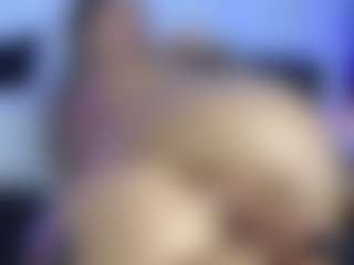 HornyLindzay's Live Sex Cam Show