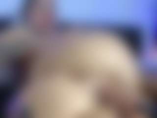 HornyLindzay's Live Sex Cam Show