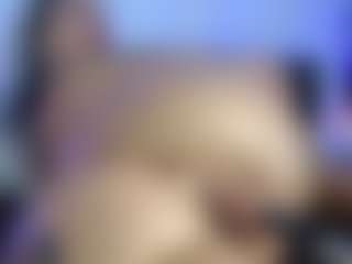 HornyLindzay's Live Sex Cam Show
