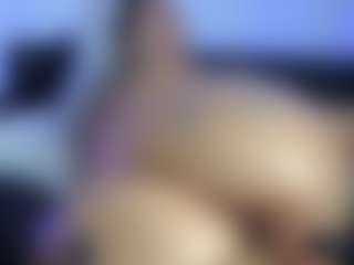 HornyLindzay's Live Sex Cam Show