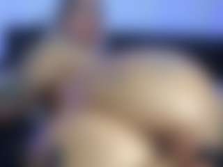HornyLindzay's Live Sex Cam Show