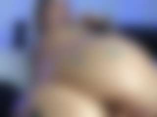 HornyLindzay's Live Sex Cam Show