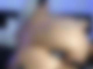 HornyLindzay's Live Sex Cam Show