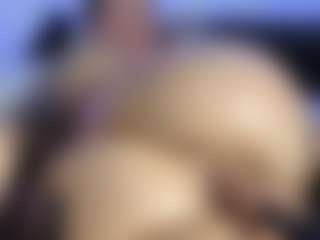 HornyLindzay's Live Sex Cam Show