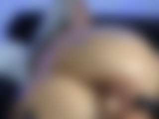 HornyLindzay's Live Sex Cam Show