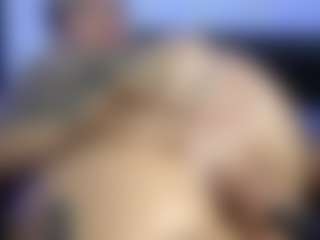 HornyLindzay's Live Sex Cam Show