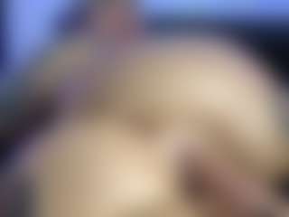HornyLindzay's Live Sex Cam Show