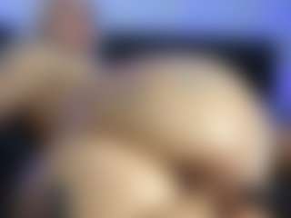 HornyLindzay's Live Sex Cam Show