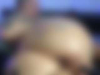 HornyLindzay's Live Sex Cam Show