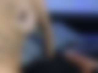 HornyLindzay's Live Sex Cam Show