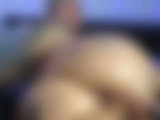HornyLindzay's Live Sex Cam Show