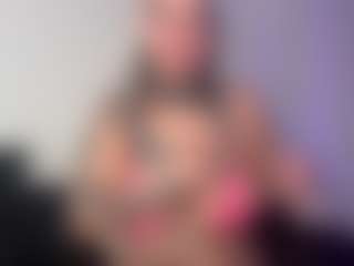 HornyLindzay's Live Sex Cam Show