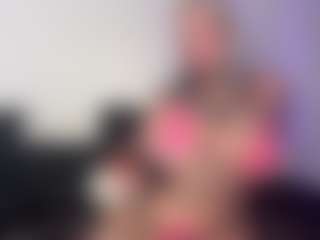 HornyLindzay's Live Sex Cam Show