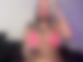 HornyLindzay's Live Sex Cam Show