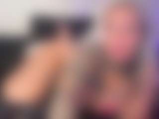 HornyLindzay's Live Sex Cam Show
