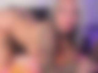 HornyLindzay's Live Sex Cam Show