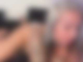 Live cam show with HornyLindzay - Lovense Latina on fapnchat
