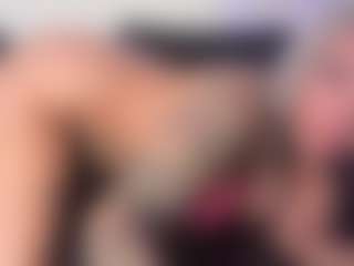 HornyLindzay's Live Sex Cam Show