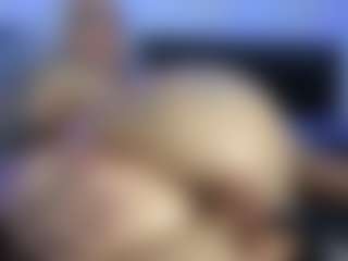 HornyLindzay's Live Sex Cam Show