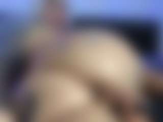 HornyLindzay's Live Sex Cam Show