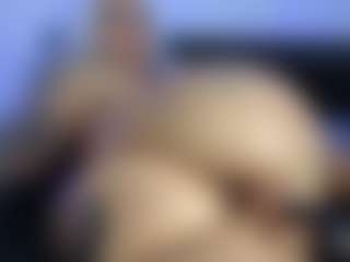 HornyLindzay's Live Sex Cam Show