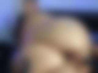 HornyLindzay's Live Sex Cam Show