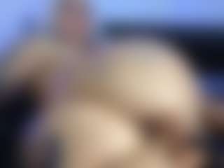 HornyLindzay's Live Sex Cam Show