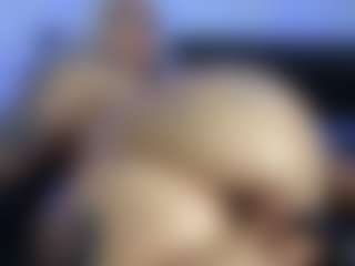 HornyLindzay's Live Sex Cam Show