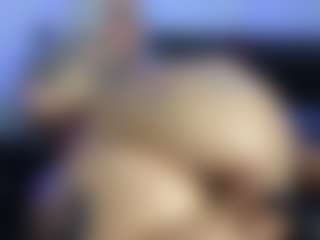 HornyLindzay's Live Sex Cam Show