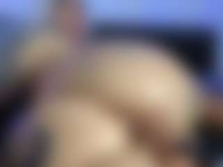 HornyLindzay's Live Sex Cam Show