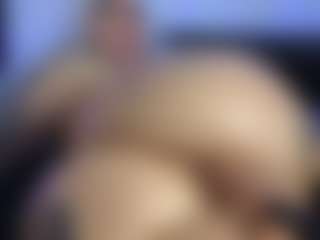 HornyLindzay's Live Sex Cam Show