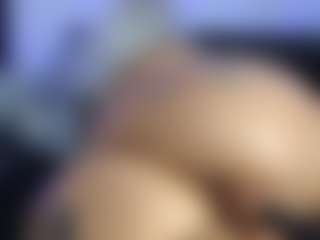 HornyLindzay's Live Sex Cam Show