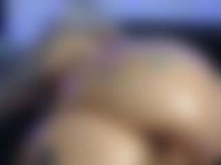 HornyLindzay's Live Sex Cam Show