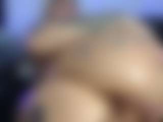 HornyLindzay's Live Sex Cam Show