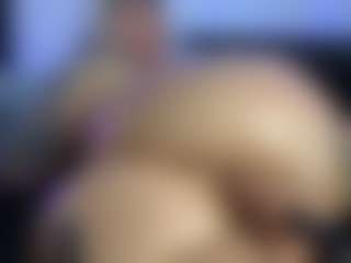 HornyLindzay's Live Sex Cam Show
