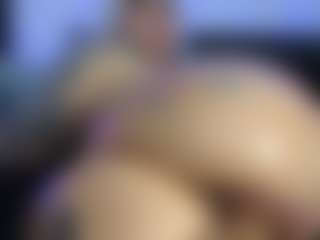 HornyLindzay's Live Sex Cam Show