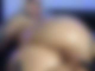 HornyLindzay's Live Sex Cam Show