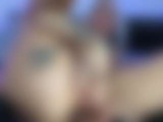 HornyLindzay's Live Sex Cam Show