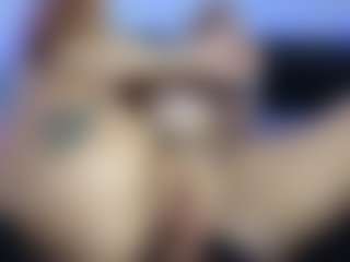 HornyLindzay's Live Sex Cam Show