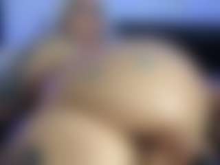 HornyLindzay's Live Sex Cam Show