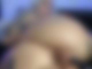 HornyLindzay's Live Sex Cam Show