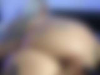HornyLindzay's Live Sex Cam Show