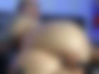 HornyLindzay's Live Sex Cam Show