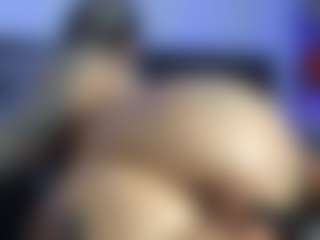HornyLindzay's Live Sex Cam Show