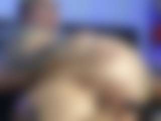 HornyLindzay's Live Sex Cam Show