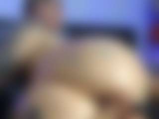 HornyLindzay's Live Sex Cam Show