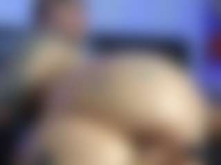 HornyLindzay's Live Sex Cam Show