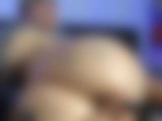 HornyLindzay's Live Sex Cam Show