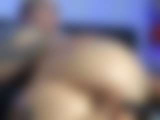 HornyLindzay's Live Sex Cam Show