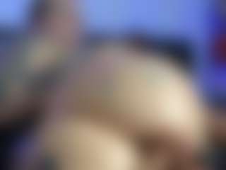 HornyLindzay's Live Sex Cam Show
